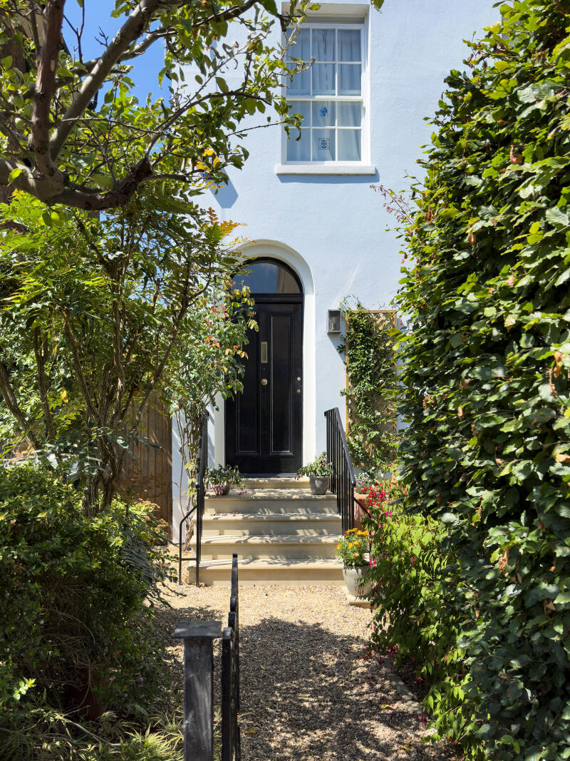 Pluck Dacre Park Exterior